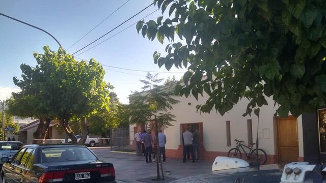 Pablo Di Marco uso un cuchillo y una tijera para apuñalar a la madre y el padrastro. La casa de Libertador al 600.