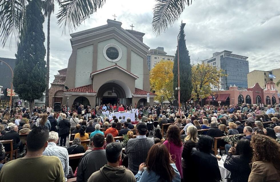 Multitudinaria Misa de Ramos en el corazón de Villa Carlos Paz