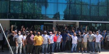 Sigue sin resolverse el conflicto en la Cooperativa de Trabajadores Portuarios de Puerto San Martín