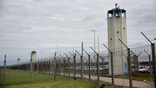 Córdoba: cerca de mil efectivos de seguridad llevan a cabo una requisa en la cárcel de Bouwer. (Pedro Castillo / La Voz)