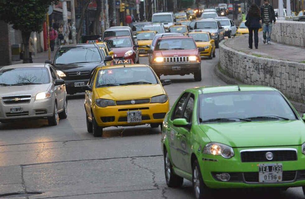 Córdoba: quieren crear una app para taxis y remises