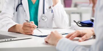 Cómo deben ser los aumentos de las cuotas de la medicina prepaga. Foto: Los Andes