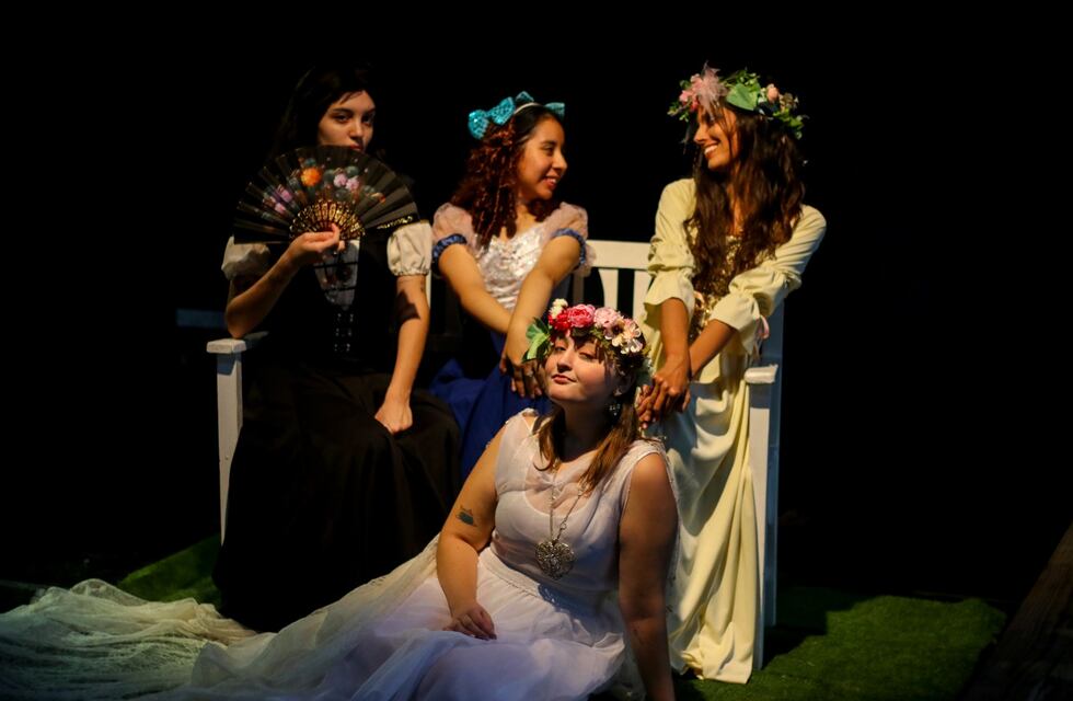 Alumnas de EMAE presentan “Las mujeres de Shakespeare”