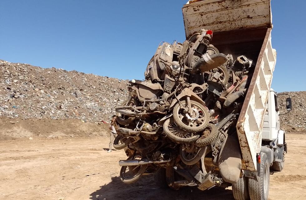 Destruyen motocicletas secuestradas durante operativos de tránsito en Tres Arroyos