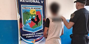 Detienen a un joven y recuperan objetos robados en Puerto Iguazú.