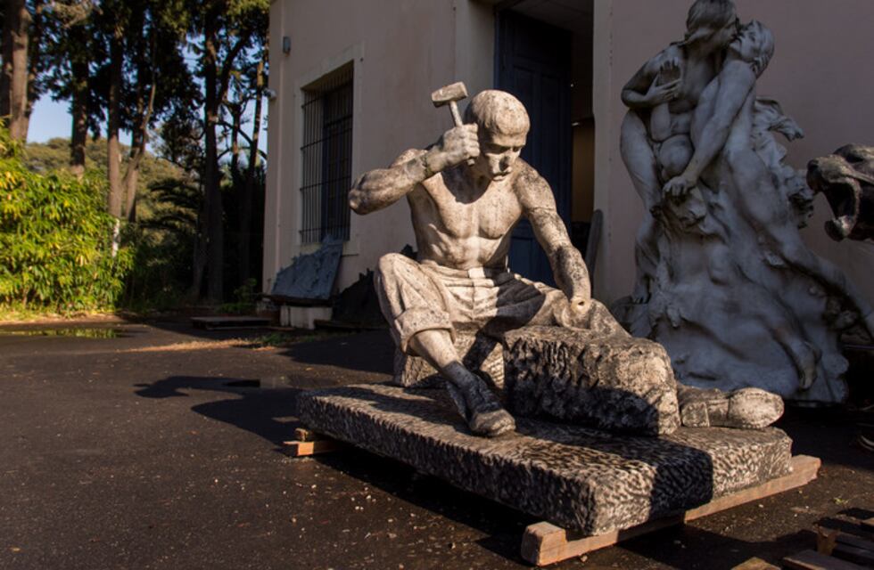 Restauran en Buenos Aires la obra que recuerda a los picapedreros de Tandil