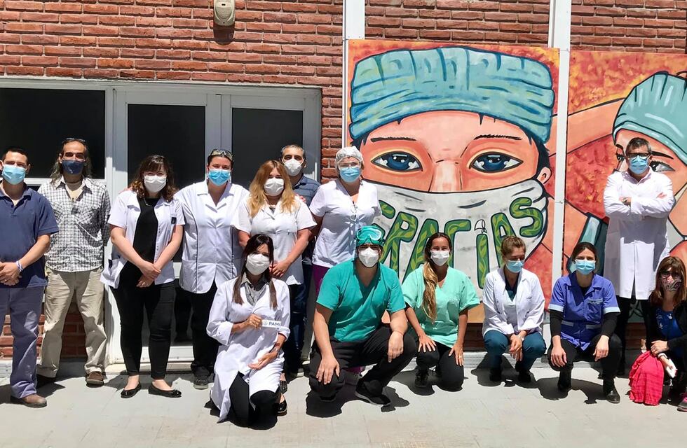 Realizan un mural en el Hospital Houssay en homenaje a los trabajadores de la salud