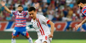 Fernando Zuqui tuvo una salvada brillante ante Fortaleza que evitó un gol.