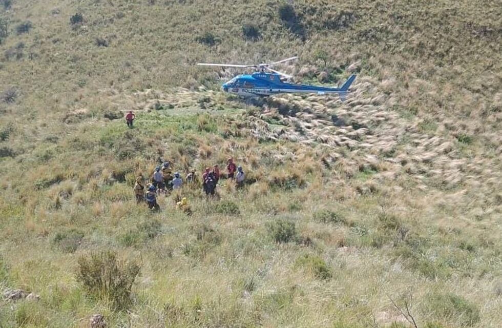 Rescataron a las personas que cayeron por un barranco en el cerro Uritorco