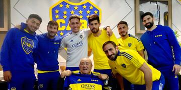 Antonio Félix cumplió su sueño y pudo conocer al plantel de Boca.