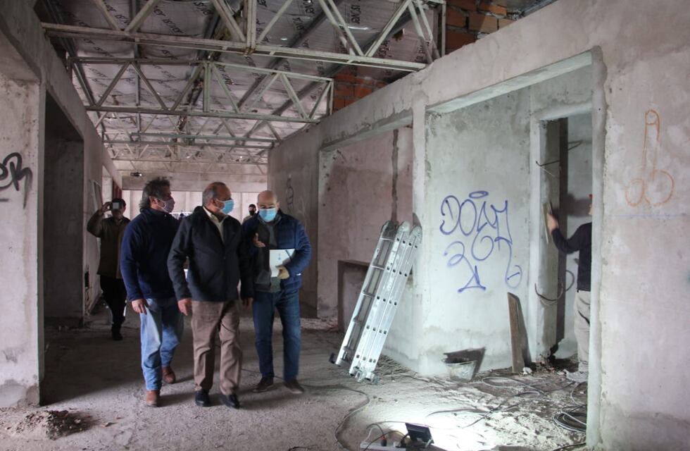 Sánchez recorrió la obra de la escuela del Barrio de las Américas