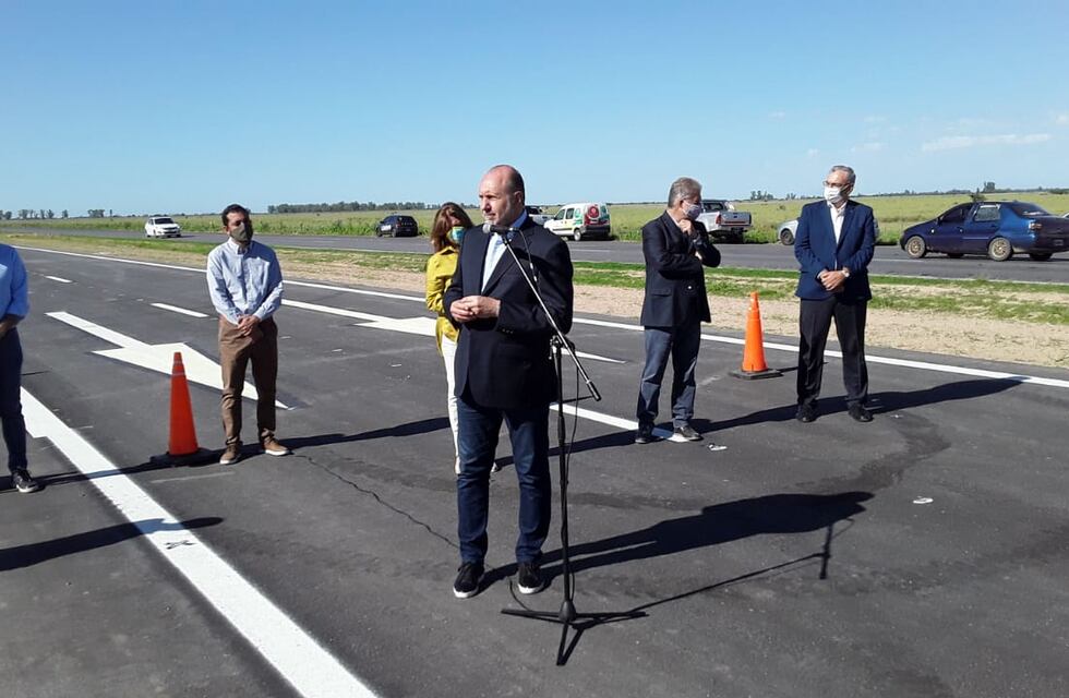Con la presencia de Perotti, habilitaron otros 8 km de autopista de la 34