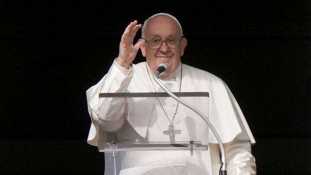 El Papa Francisco advirtió que muchos conflictos “en vez de extinguirse con el diálogo, se alimentan de noticias falsas”.