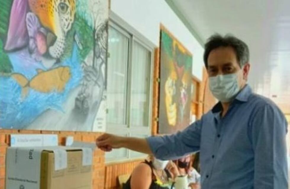 Elecciones 2021: Julio “Chun” Barreto sufragó cerca del mediodía