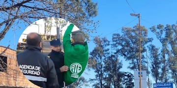 Continúa el conflicto con los trabajadores municipales de Gualeguaychú: la policía impidió el ingreso un dirigente de ATE