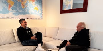 El humorista y exembajador habló con Vía Paraná sobre sus primeros trabajos, sus años como profesor de Educación Física, la amistad con el Chino Volpato y los comienzos del grupo Midachi.