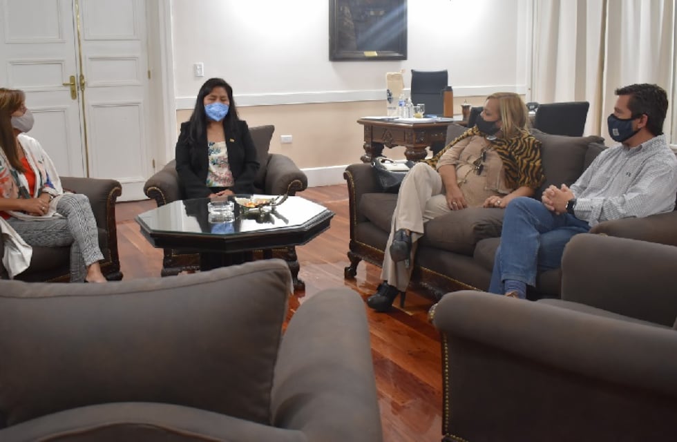 Visita protocolar de la cónsul de Bolivia en Mendoza