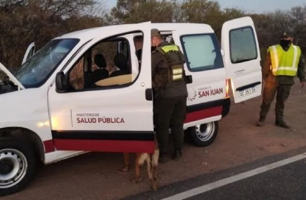 Dos empleados de Salud Pública fueron detenidos con cocaína en un vehículo oficial