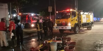 Hubo intentos de robo de cables y de domicilios afectados en medio del operativo, que fueron disuadidos por las autoridades.