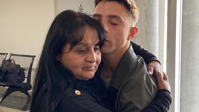 Río Cuarto. La madre de Álvaro Zarandón junto a uno de sus hermanos (Tomy Fragueiro)