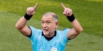 Luis Juez protagonista en algunos de los varios memes.