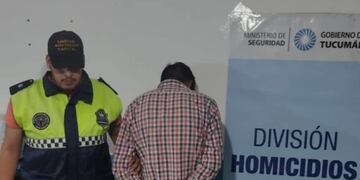 Un hombre fue detenido acusado de matar a un joven con un arma blanca
