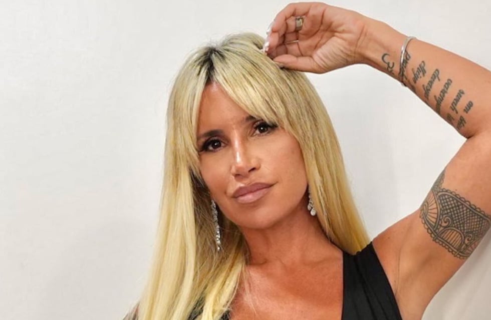 Flor Peña posó con un total black de cuero y prendió fuego las redes