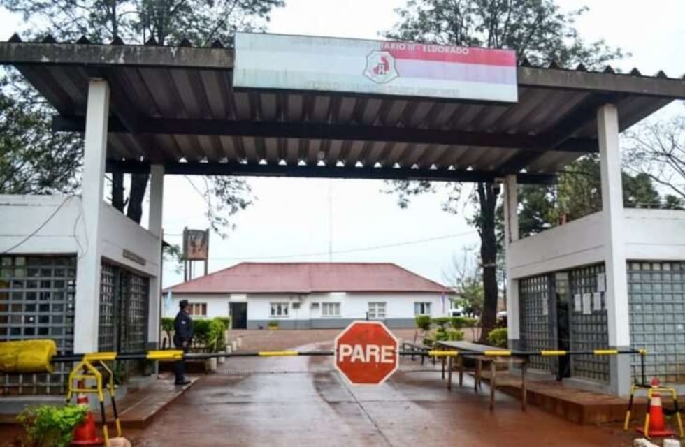 Recluso en terapia intensiva tras un incendio en su celda en Eldorado