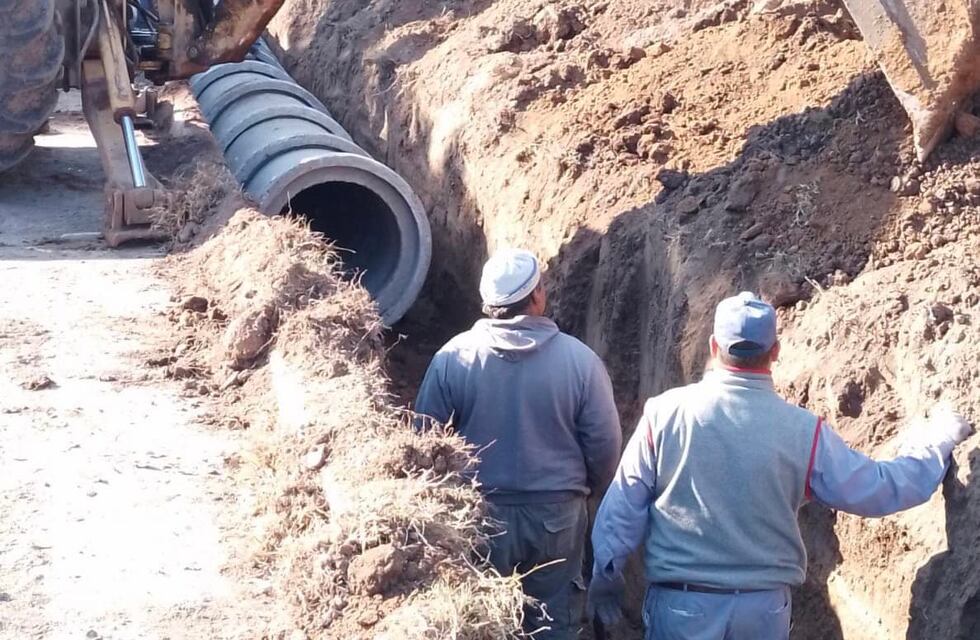 Pujato realiza obras de entubamiento y cordón cuneta