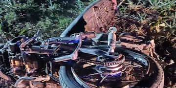 La motocicleta en la que viajaba la víctima fatal.