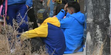 Volcó un micro con hinchas de Boca en San Martín y murió una mujer.