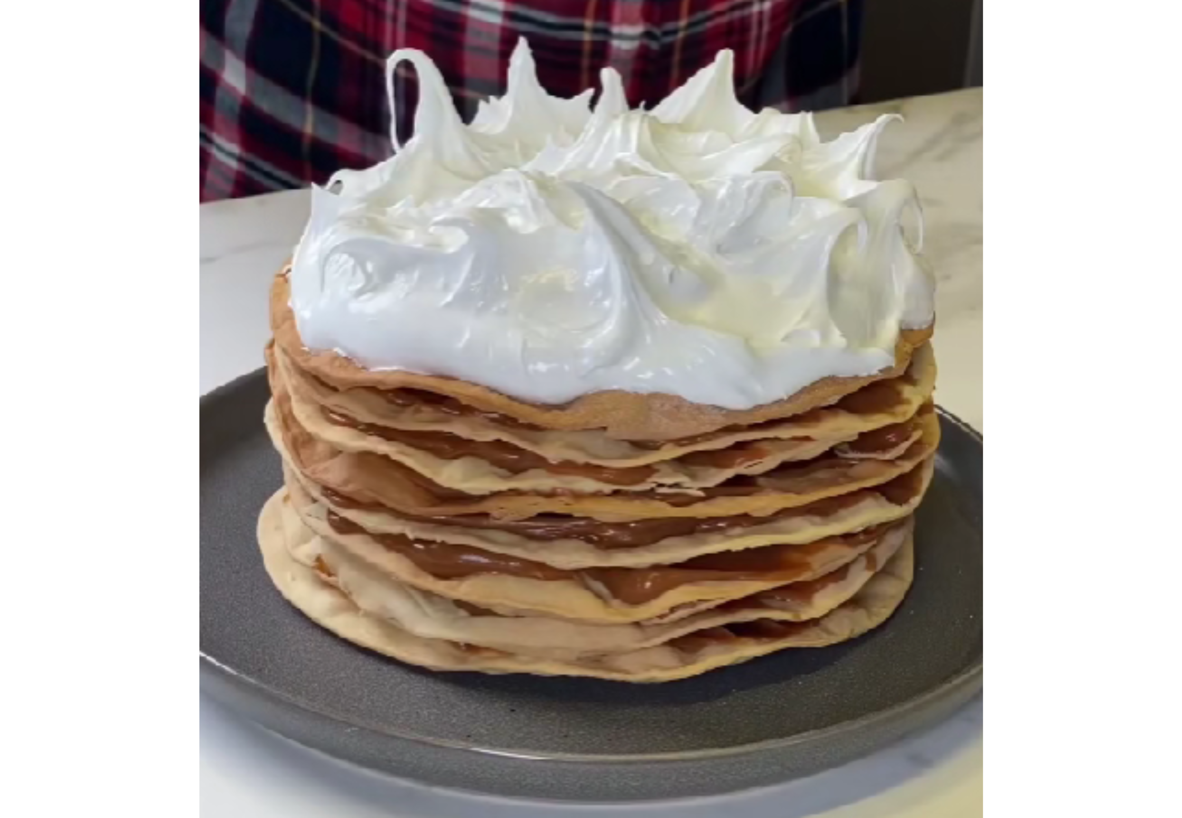 Los secretos para que la torta rogel quede de pastelería.