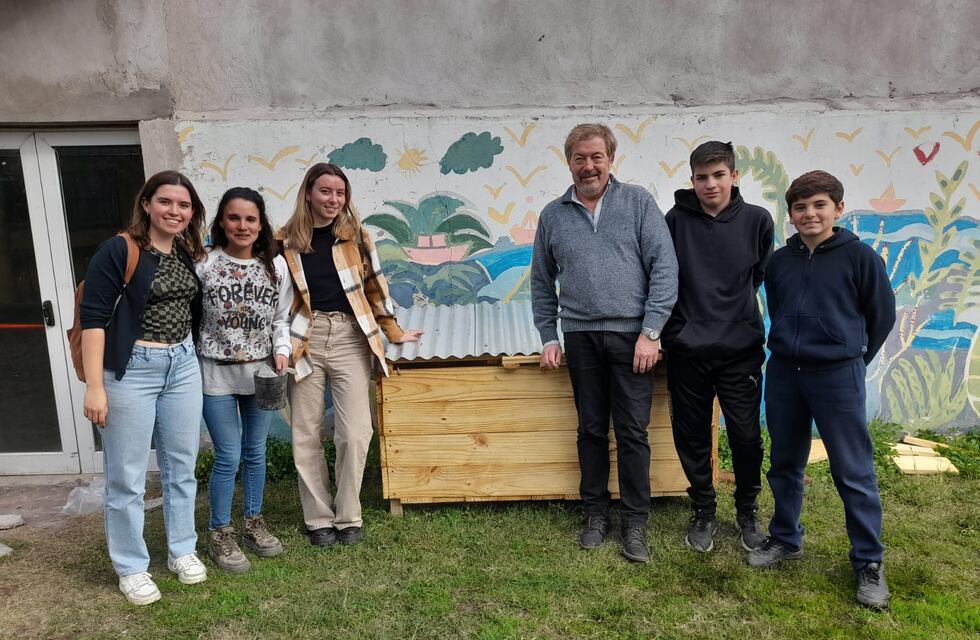 Charla sobre educación ambiental en la Escuela Secundaria Nº 10 de Claromecó