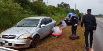 Capioví: mordió un espejo de agua y despistó con su vehículo.