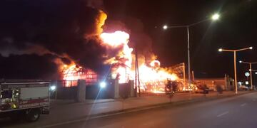 Un ladrón incendió una casa en Comodoro Rivadavia y dejó a una familia en la calle. (Imagen ilustrativa).