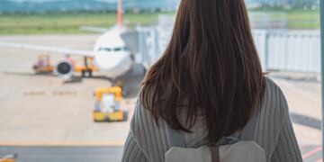 La mujer ha logrado viajar en avión varias veces sin pasaje.