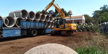 Realizan obras de mejoras urbanas en Puerto Iguazú.