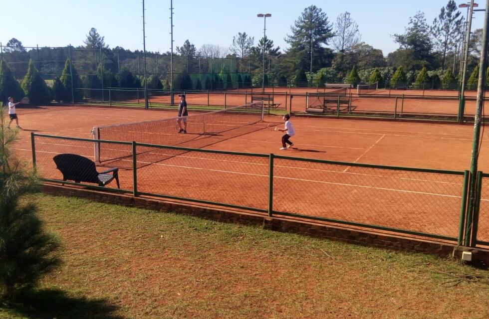 Se realizó un encuentro de tenis infantil en Eldorado