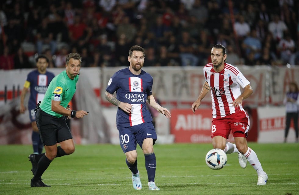 Con un Lionel Messi brillante, PSG goleó al Ajaccio y lidera la Ligue 1