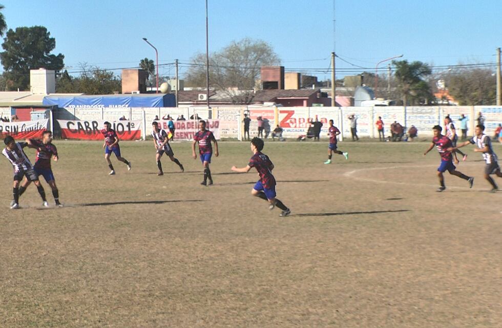 Gran triunfo del Sportivo 24 de Septiembre ante Rivadavia en el Fortín de la Ribera