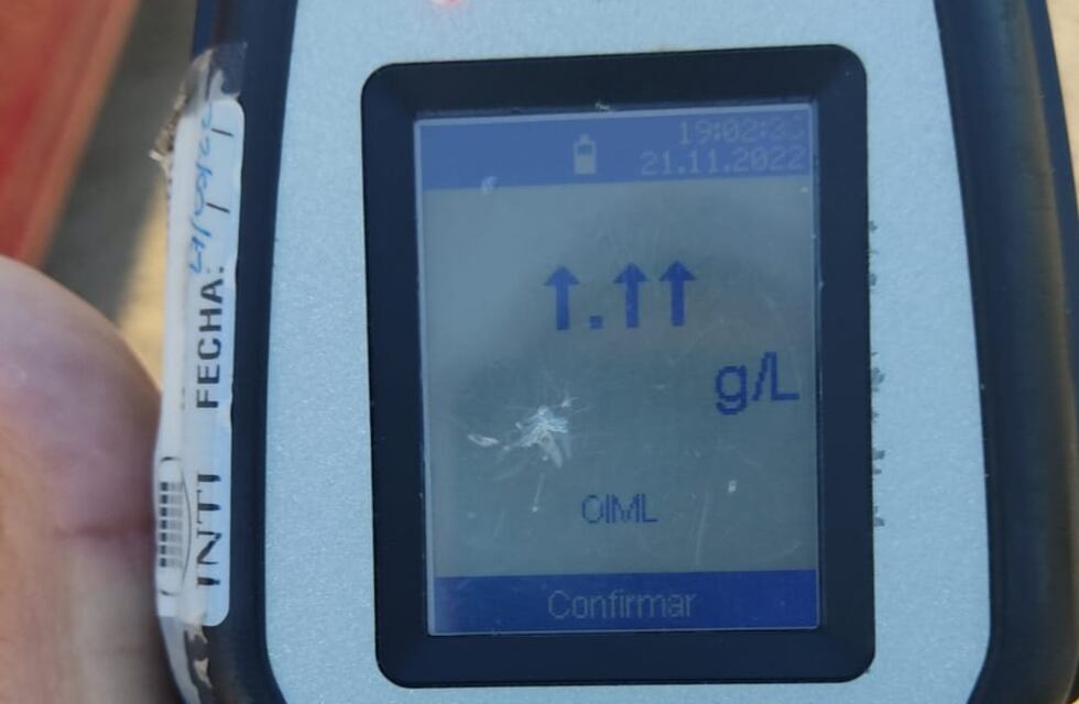 Rompió el alcoholímetro: lo detuvieron cerca del PAER y le secuestraron el auto