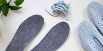 Ni lavandina ni bicarbonato: el truco casero para limpiar definitivamente las plantillas de las zapatillas