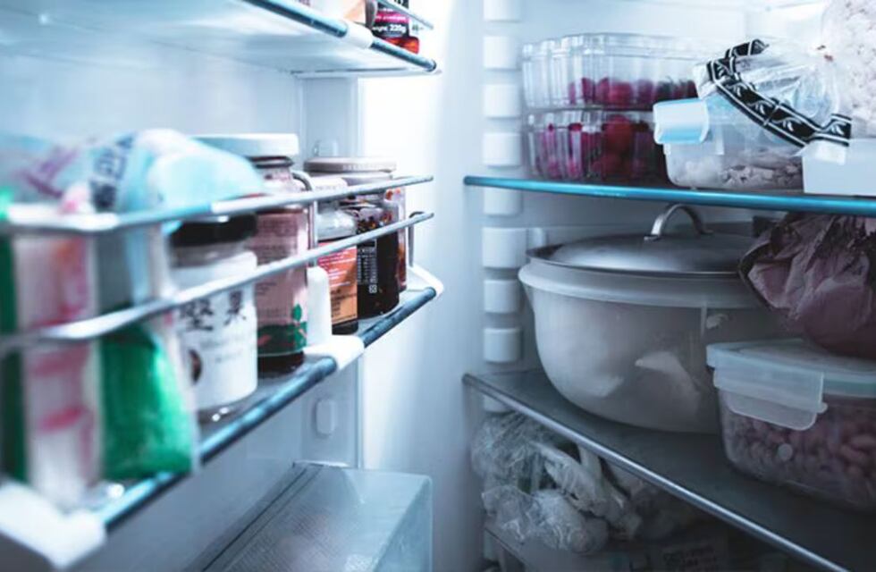 Colocar un corcho de vino en la heladera: el sencillo truco para ahorrar energía