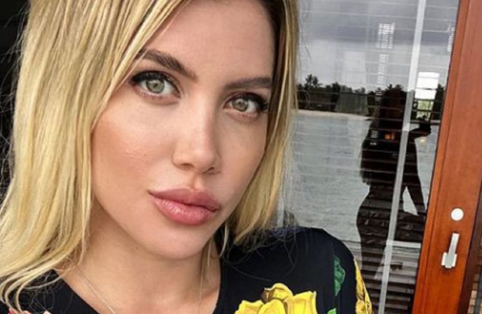 Wanda Nara posó con un corpiño blanco y demostró por qué lo clásico siempre es tendencia