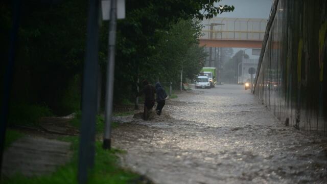 Intensa lluvia en Córdoba: anegamientos y complicaciones por el agua (José Hernández/La Voz).