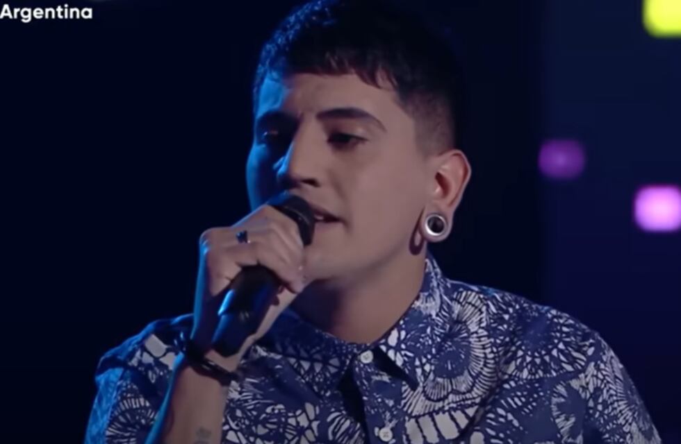 El chubutense Yhosva Montoya emocionó hasta las lágrimas a La Sole en los Knockout y sigue en La Voz Argentina