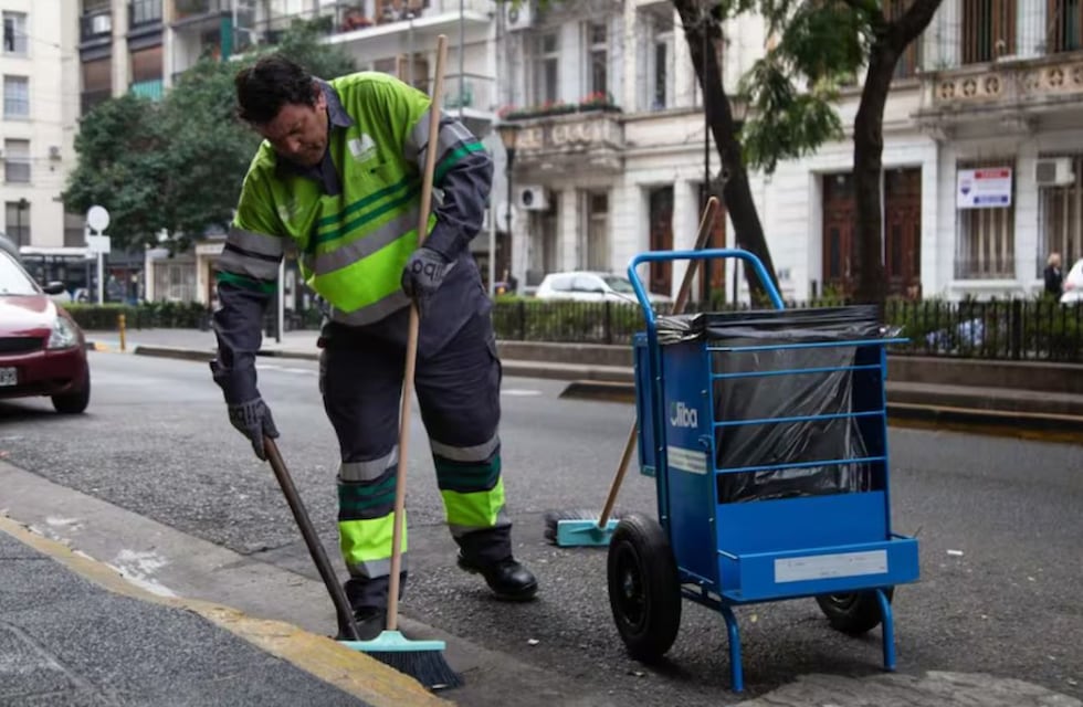 Cuál es el sueldo de un barrendero en la Ciudad de Buenos Aires a enero de 2025