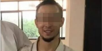 El acusado dicta Catequesis en Nivel Inicial (la víctima asiste a Sala de 5) y en Primaria. Además practica karate.