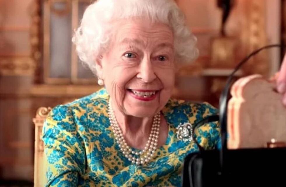 Cómo se cocina el famoso “jam penny”, el sándwich favorito de la Reina Isabel II