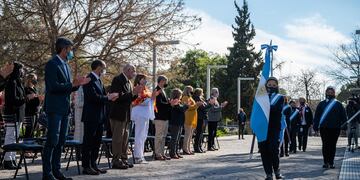 En la plaza Sarmiento de Ciudad esta mañana se realizó el acto de celebración del Día del Maestro. Gentileza MCM